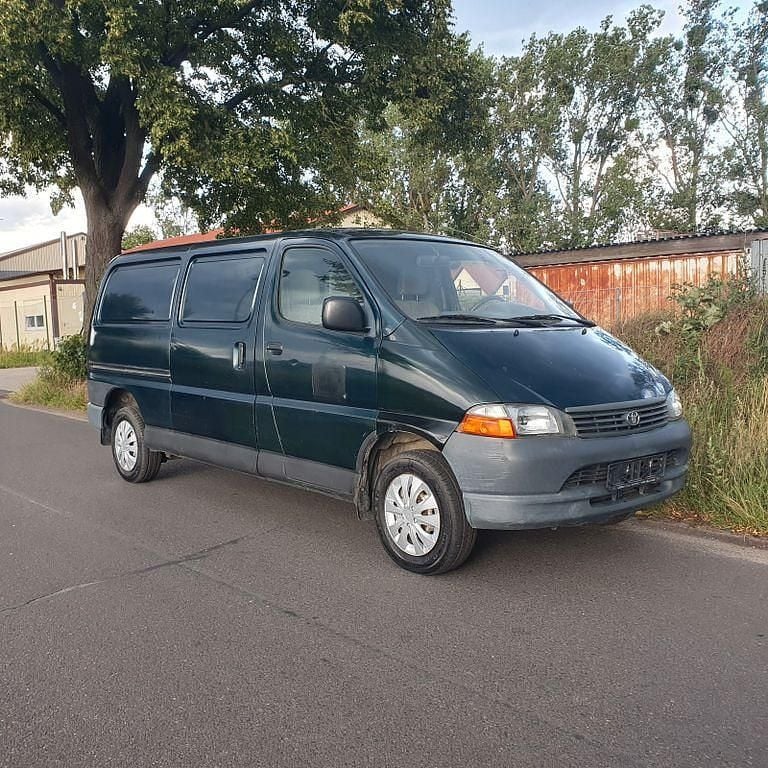 Grün Gebraucht 2004 Toyota HiAce Van / Kleinbus | 5.400 € (Superpreis) - Bild 1/4