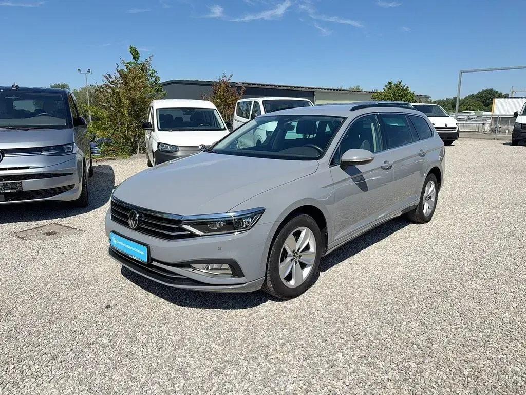 Gebraucht VW Passat Business 200 PS (147 kW) 2023 Mondsteingrau Kombi
