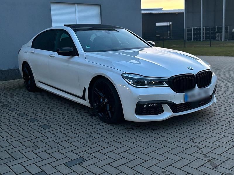 Gebraucht BMW 730 M Sport 265 PS (194 kW) 2016 Weiß Limousine