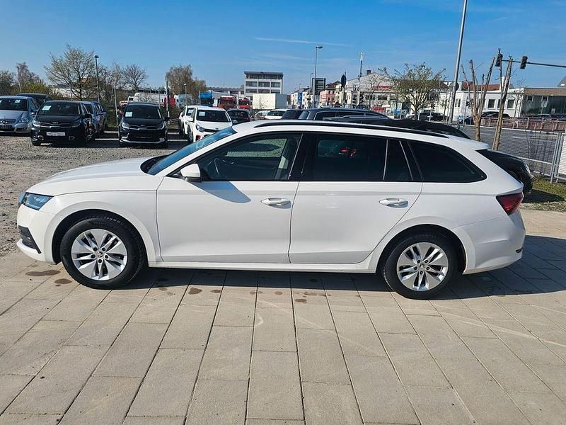 Second-hand Skoda Octavia Ambition 150 CP (110 kW) 2023 Alb Break