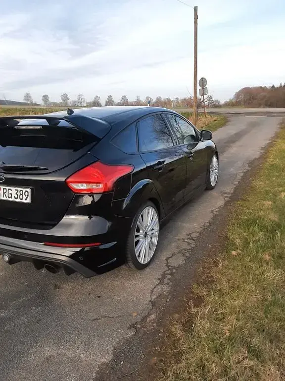 Gebraucht Ford Focus RS 349 PS (256 kW) 2017 Schwarz Limousine