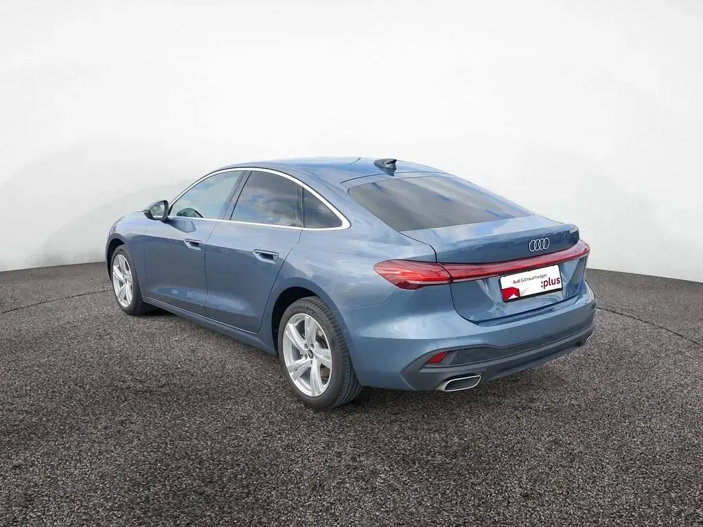 Używany Audi A5 Performance 150 KM (110 kW) 2025 Niebieski Sedan/Limuzyna