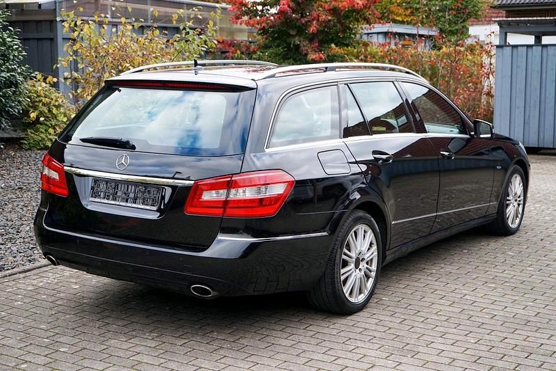 Gebraucht Mercedes E350 231 PS (169 kW) 2010 Schwarz Kombi