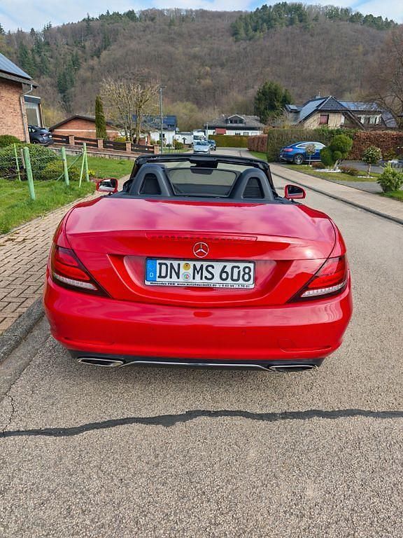 Gebraucht Mercedes SLC300 245 PS (180 kW) 2016 Rot Cabrio