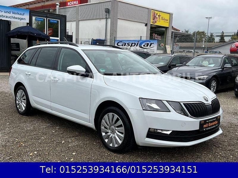Weiß Gebraucht 2017 Skoda Octavia Ambition Kombi | 10.890 € (Guter Preis) - Bild 1/4