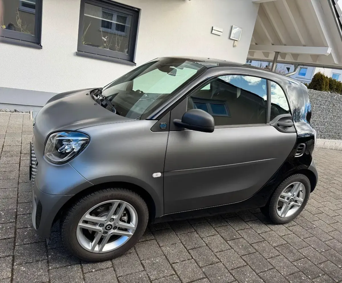 Gebraucht Smart ForTwo Coupé Passion Exclusive 60 kW (82 PS) 2023 Grau Kleinwagen