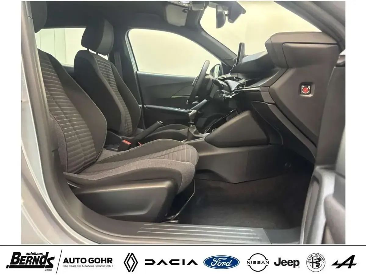 Gebraucht Peugeot 2008 Active 101 PS (74 kW) 2023 Artense silber metallic SUV