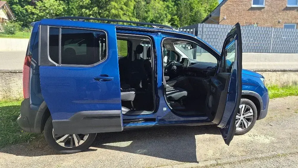 Gebraucht Peugeot Rifter Allure 131 PS (96 kW) 2020 Blau Van / Kleinbus