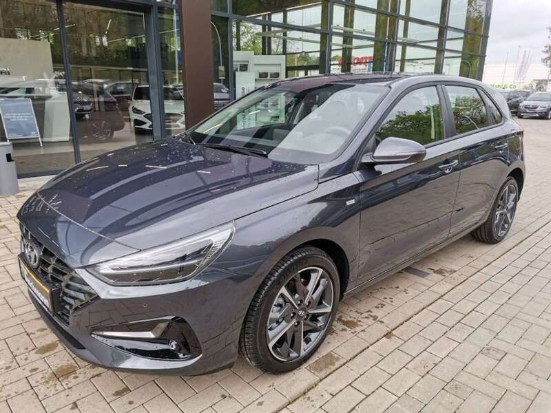 Dark knight Gebraucht 2024 Hyundai i30 Trend Limousine | 21.890 € (Fairer Preis) - Bild 1/4