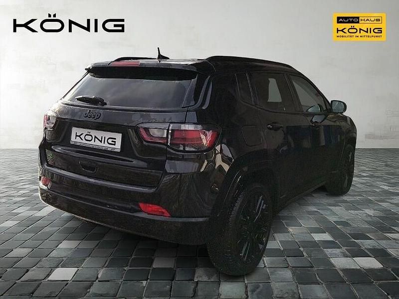 Second-hand Jeep Compass 131 CP (96 kW) 2024 Negru SUV