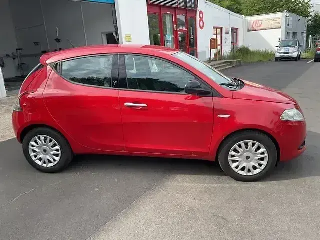 Gebraucht Lancia Ypsilon Silver 121 PS (88 kW) 2012 Rosso corsa/sfrontato/argilla/ Kleinwagen