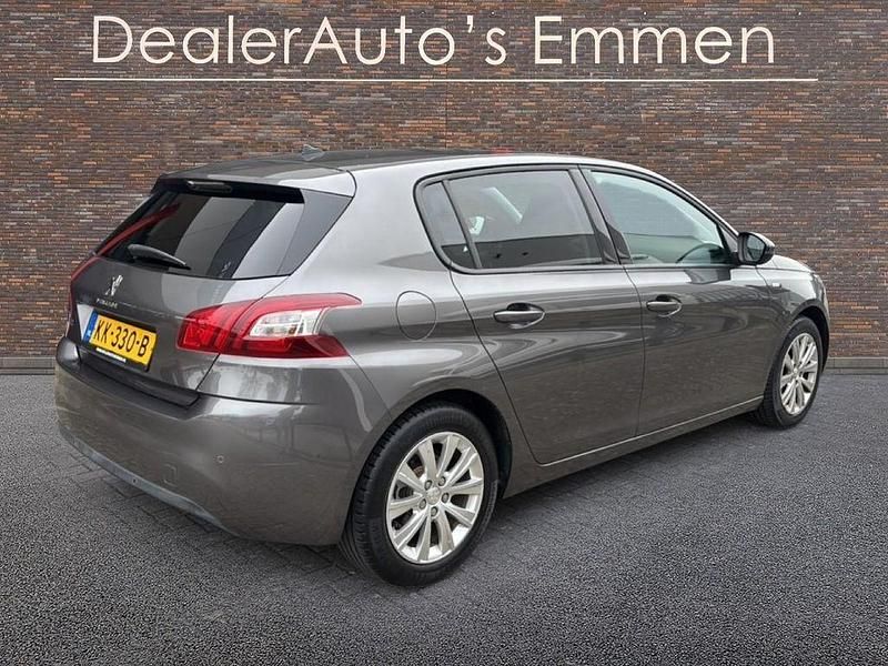 Gebraucht Peugeot 308 110 PS (80 kW) 2016 Grau Limousine