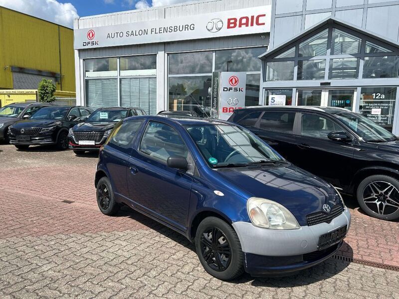 Blau Gebraucht 1999 Toyota Yaris Limousine | 3.495 € - Bild 1/4