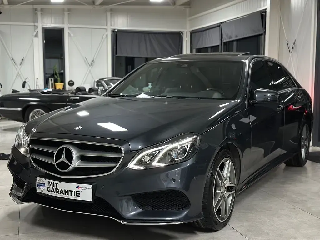 Gebraucht Mercedes E220 AMG line 170 PS (125 kW) 2015 Grau Limousine