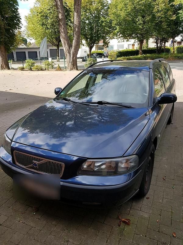 Blau Gebraucht 2002 Volvo V70 Kombi | 1.250 € (Superpreis) - Bild 1/4