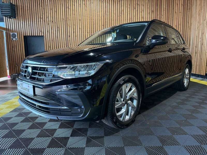 Schwarz Gebraucht 2022 VW Tiguan Life SUV | 29.750 € (Fairer Preis) - Bild 1/4