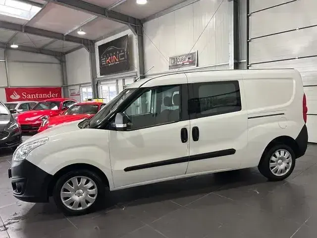 Gebraucht Opel Combo 95 PS (69 kW) 2016 Weiß Van / Kleinbus