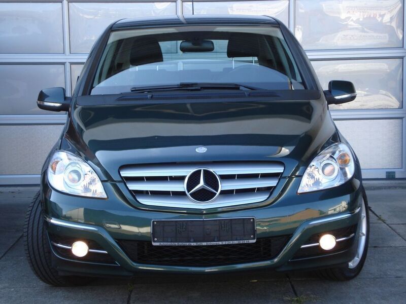 Grün Gebraucht 2011 Mercedes B180 Van / Kleinbus | 5.950 € (Fairer Preis) - Bild 1/4