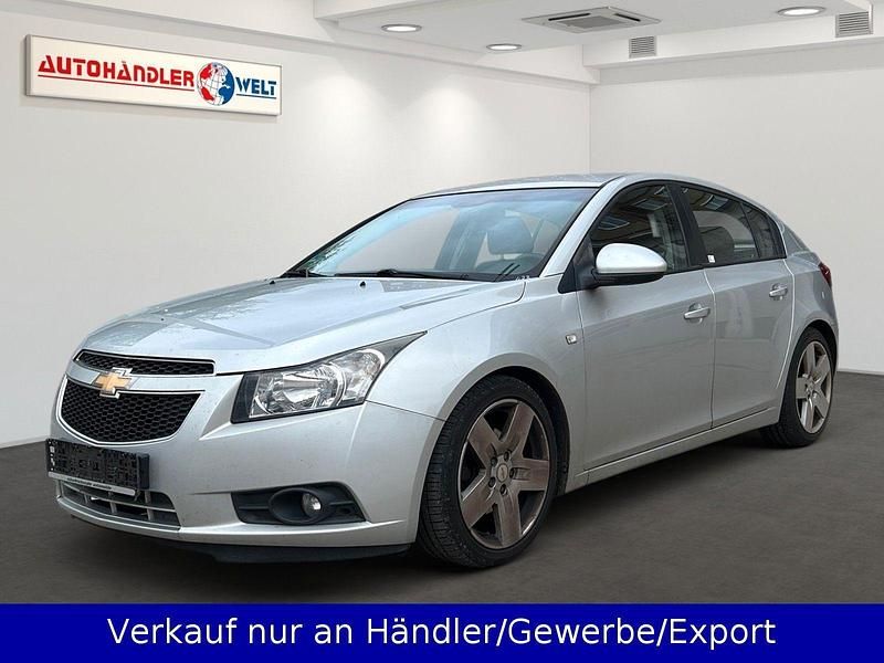 Silber Gebraucht 2012 Chevrolet Cruze Kleinwagen | 2.999 € (Guter Preis) - Bild 1/3