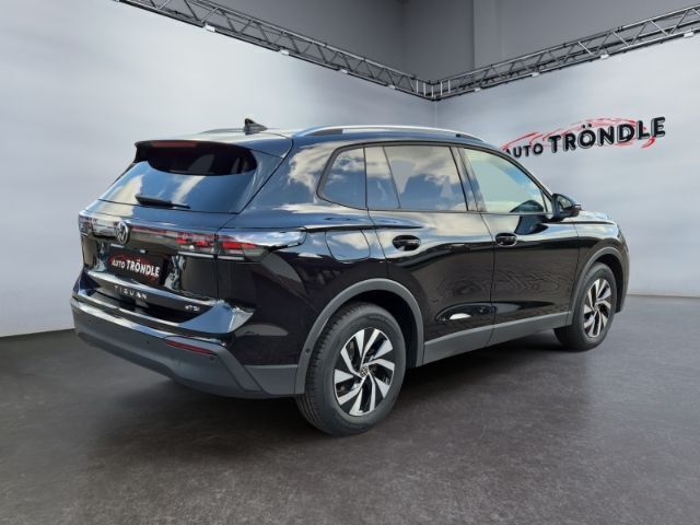 Gebraucht VW Tiguan Life 150 PS (110 kW) 2024 Schwarz SUV