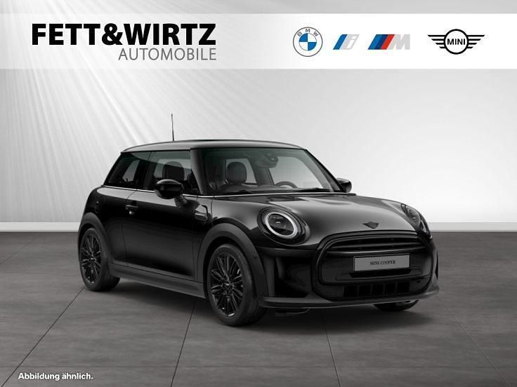 Gebraucht Mini Cooper 136 PS (100 kW) 2023 Midnight black ii metallic Kleinwagen
