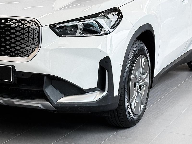 Neu BMW iX1 Performance 230 kW (313 PS) 2025 Weiß SUV