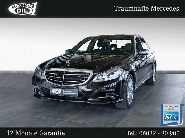 Schwarz (obsidianschwarz metalliclack) Gebraucht 2015 Mercedes E250 Elegance Limousine | 19.850 € (Fairer Preis) - Bild 1/2