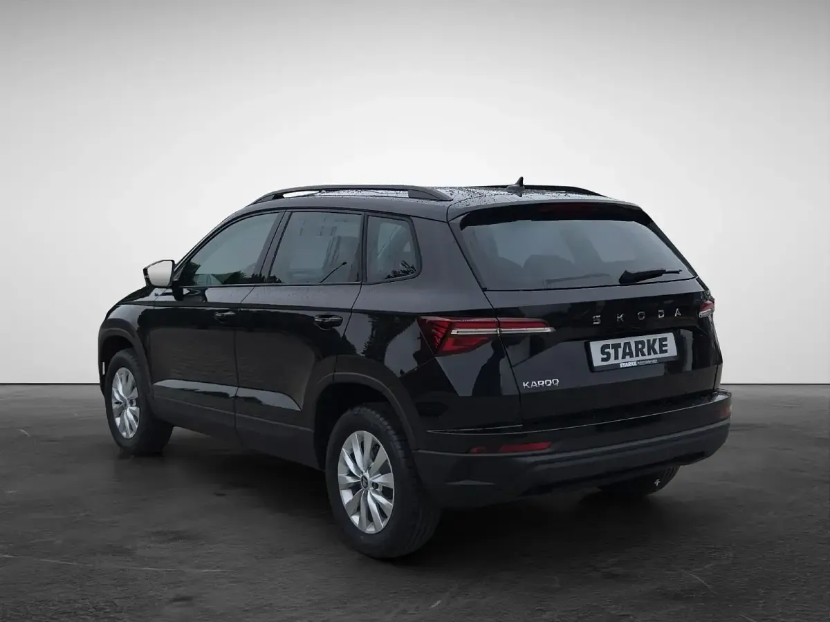 Neu Skoda Karoq Selection 150 PS (110 kW) 2025 Schwarz (schwarzmagic perleffekt) SUV