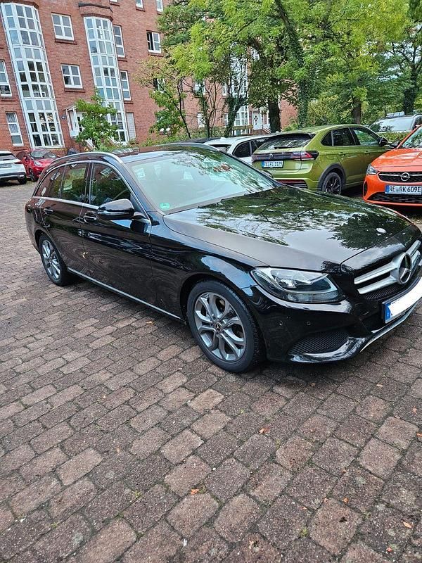 Schwarz Gebraucht 2017 Mercedes C220 Avantgarde Kombi | 20.500 € (Fairer Preis) - Bild 1/4