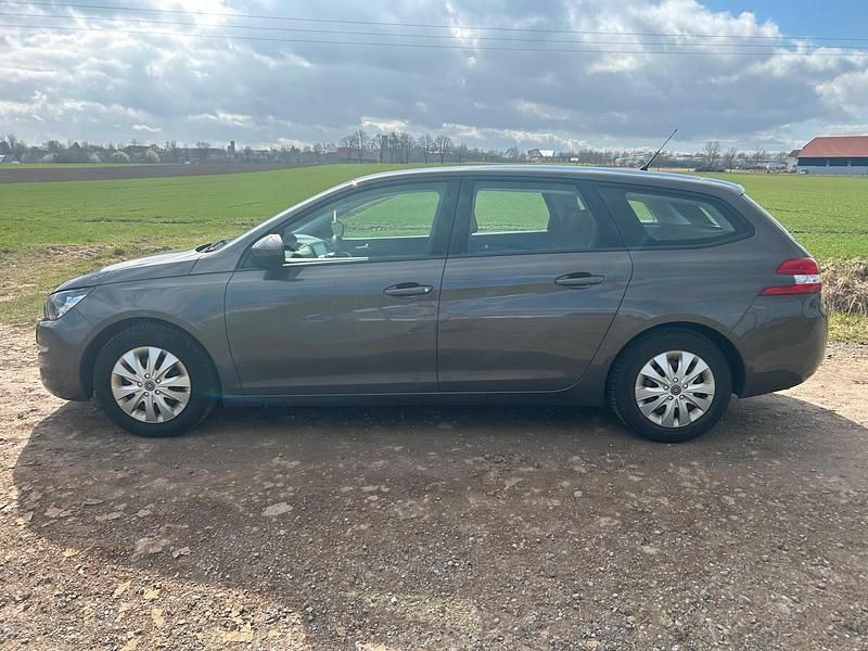 Gebraucht Peugeot 308 131 PS (96 kW) 2015 Braun Kombi