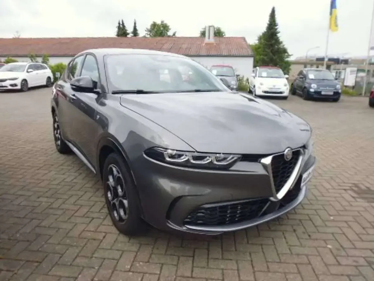 Gebraucht Alfa Romeo Tonale Ti 160 PS (117 kW) 2023 Rot SUV