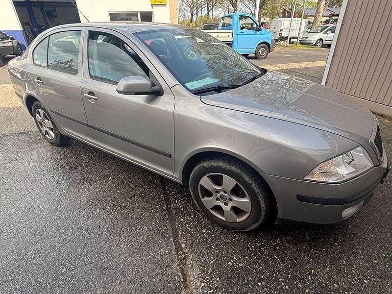Gebraucht Skoda Octavia Ambiente 160 PS (117 kW) 2008 Braun Limousine