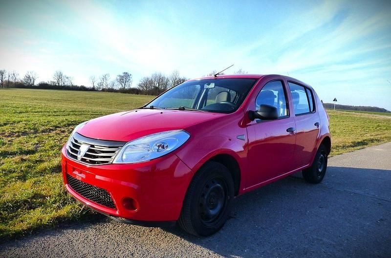 Gebraucht Dacia Sandero 75 PS (55 kW) 2009 Rot Kleinwagen