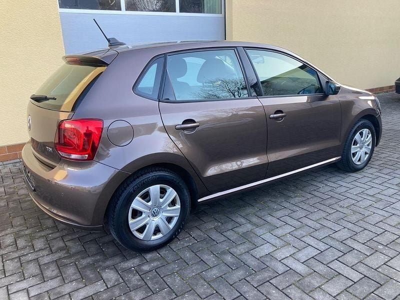 Gebraucht VW Polo 75 PS (55 kW) 2012 Braun Kleinwagen