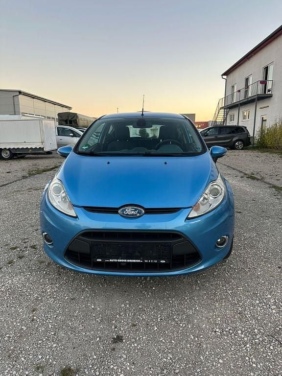 Blau Gebraucht 2010 Ford Fiesta Sport Limousine | 2.500 € (Guter Preis) - Bild 1/4