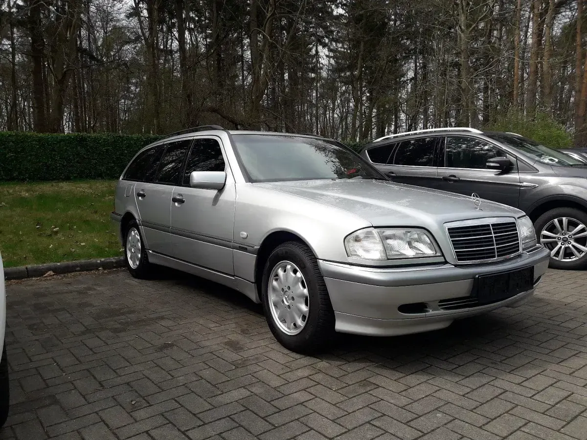 Gebraucht Mercedes C240 170 PS (125 kW) 1999 Silber Kombi