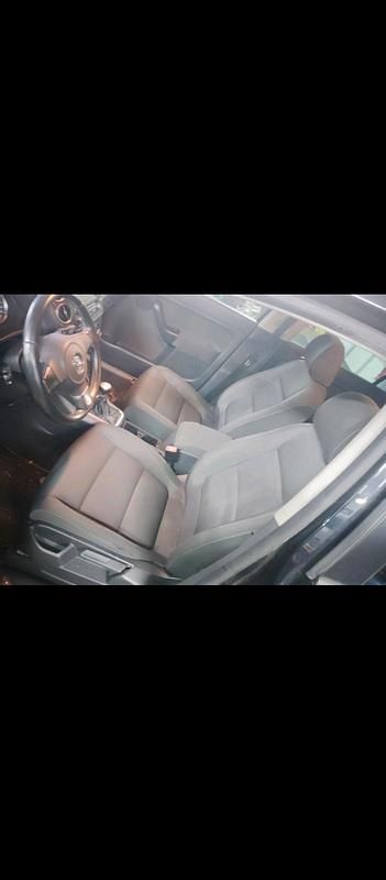 Gebraucht VW Golf VI Team 105 PS (77 kW) 2011 Schwarz Kleinwagen