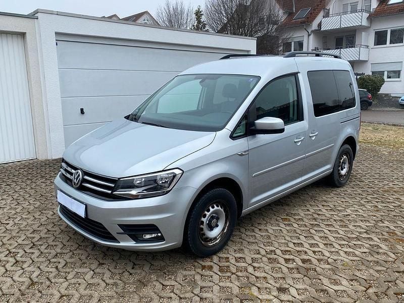 Silber Gebraucht 2015 VW Caddy Comfortline Van / Kleinbus | 9.750 € (Guter Preis) - Bild 1/4