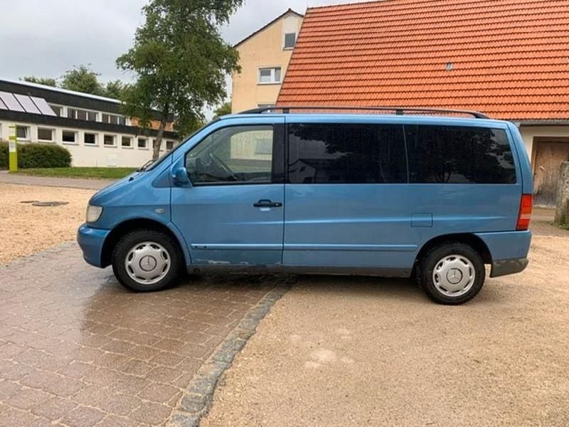 Gebraucht Mercedes V280 174 PS (127 kW) 1998 Blau Van / Kleinbus