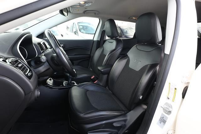 Gebraucht Jeep Compass Limited 120 PS (88 kW) 2020 Bright white bright white SUV