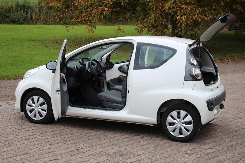 Gebraucht Citroën C1 Style 70 PS (51 kW) 2010 Weiß Kleinwagen