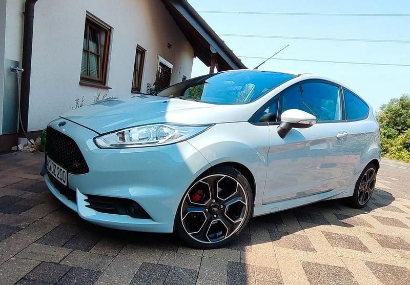 Gebraucht Ford Fiesta ST200 200 PS (147 kW) 2016 Grau Kleinwagen