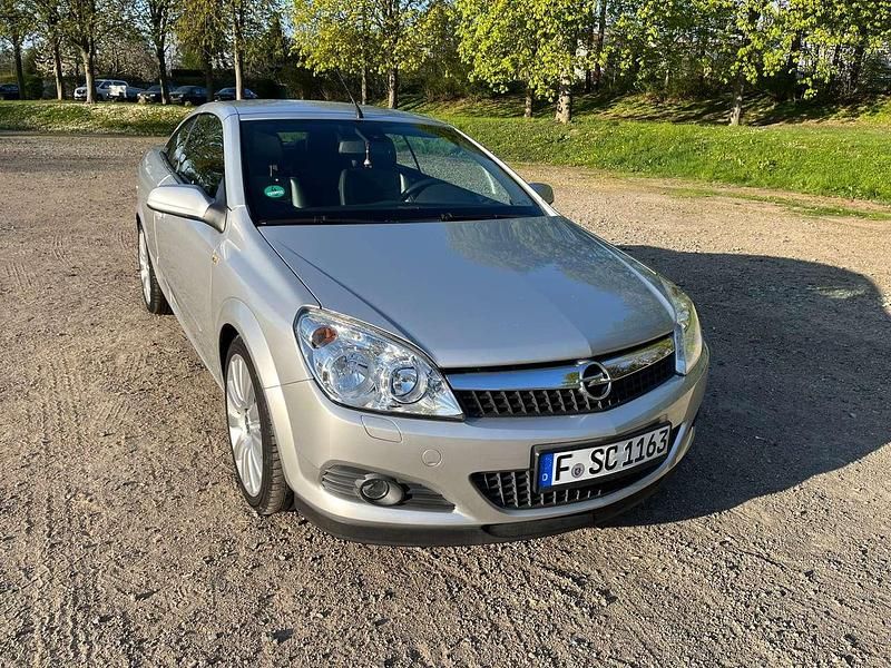 Silber Gebraucht 2008 Opel Astra Cabriolet Edition Cabrio | 6.000 € (Teuer) - Bild 1/4