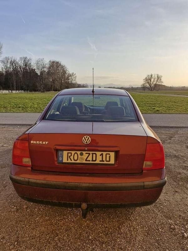 Gebraucht VW Passat 101 PS (74 kW) 1997 Limousine