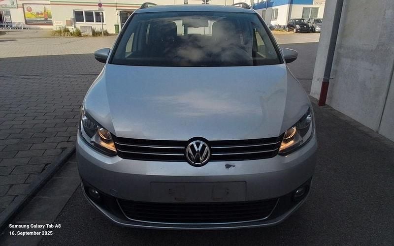 Silber Gebraucht 2015 VW Touran Comfortline Van / Kleinbus | 7.400 € (Guter Preis) - Bild 1/4