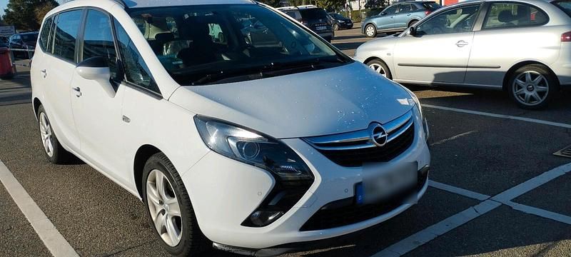 Weiß Gebraucht 2014 Opel Zafira Tourer Van / Kleinbus | 8.800 € (Fairer Preis) - Bild 1/4