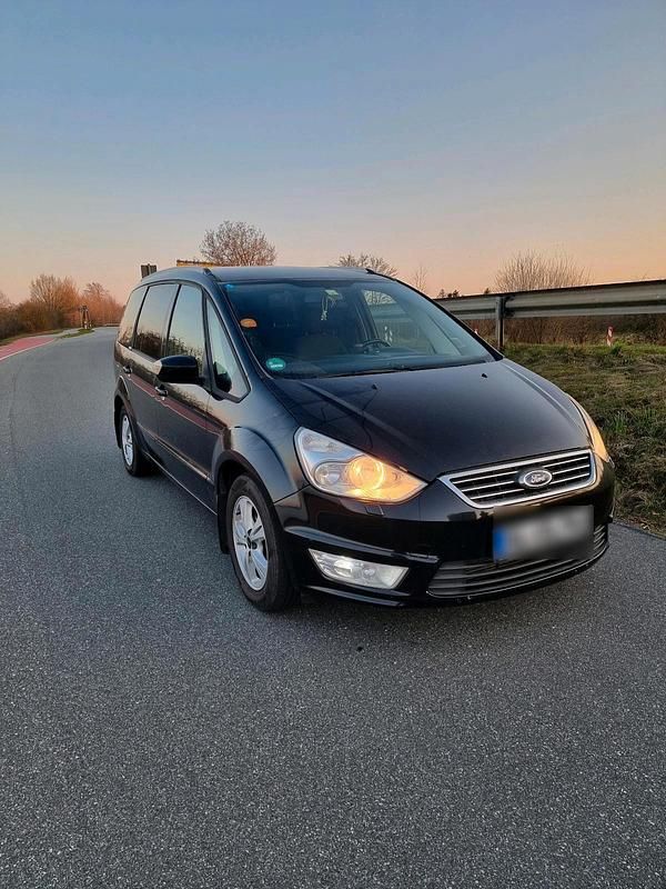 Second-hand Ford Galaxy 140 CP (102 kW) 2010 Negru Monovolum