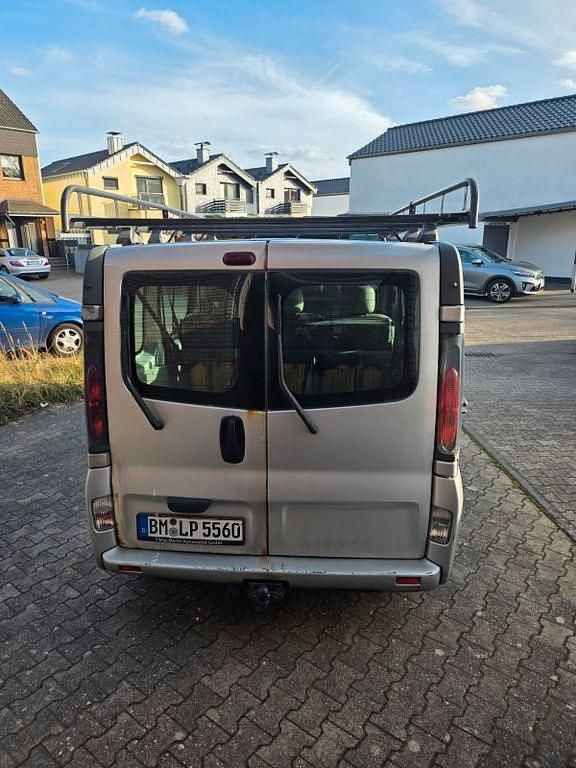 Gebraucht Renault Trafic 135 PS (99 kW) 2006 Silber Van / Kleinbus