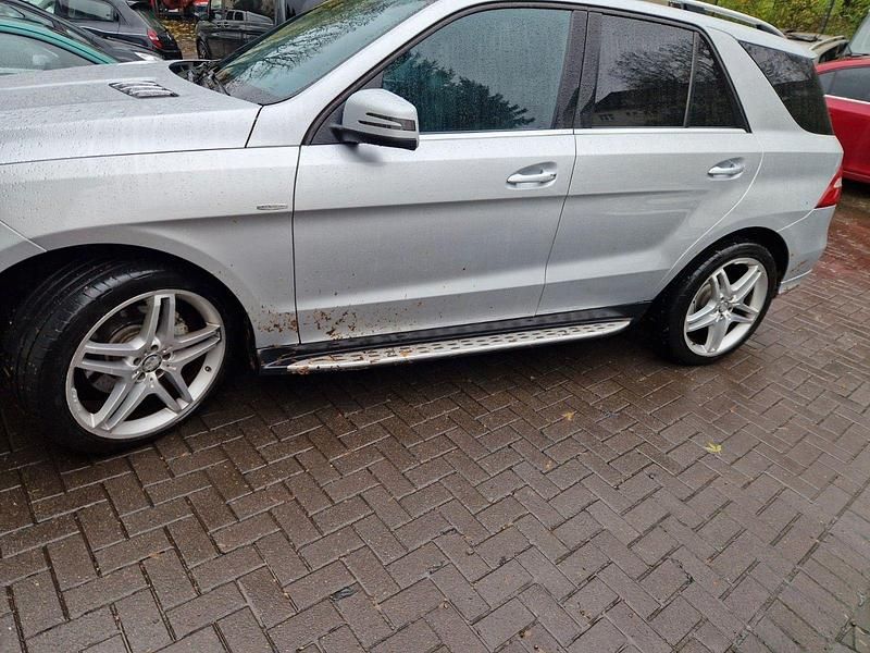 Gebraucht Mercedes ML350 258 PS (189 kW) 2012 Silber SUV