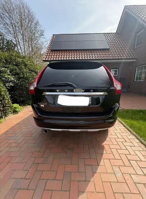 Gebraucht Volvo XC60 Summum 150 PS (110 kW) 2016 Schwarz SUV
